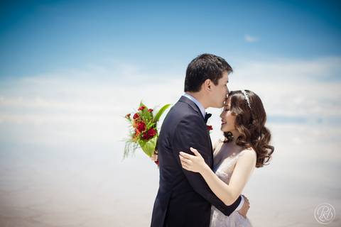 Uyuni Salt Flats Photoshoot, Bolivia Prewedding Salar de Uyuni '
