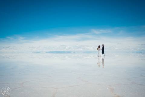 Uyuni Salt Flats Photoshoot, Bolivia Prewedding Salar de Uyuni '