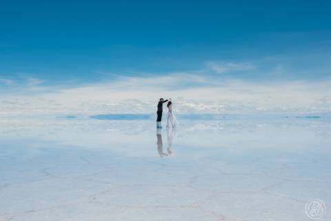 Uyuni Salt Flats Photoshoot, Bolivia Prewedding Salar de Uyuni '