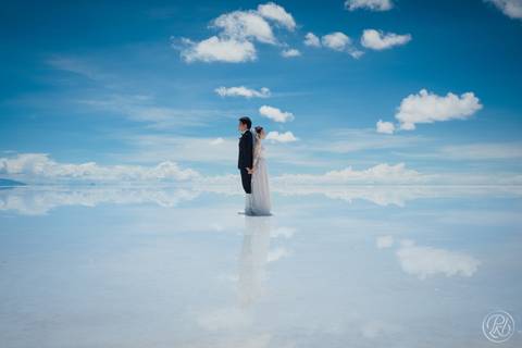 Uyuni Salt Flats Photoshoot, Bolivia Prewedding Salar de Uyuni '