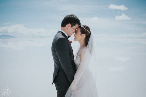 Uyuni Salt Flats Photoshoot, Bolivia Prewedding Salar de Uyuni '