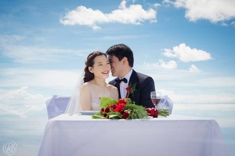 Uyuni Salt Flats Photoshoot, Bolivia Prewedding Salar de Uyuni '