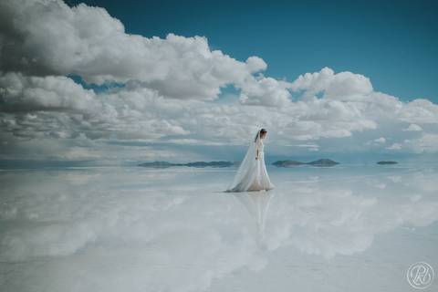 Uyuni Salt Flats Photoshoot, Bolivia Prewedding Salar de Uyuni '