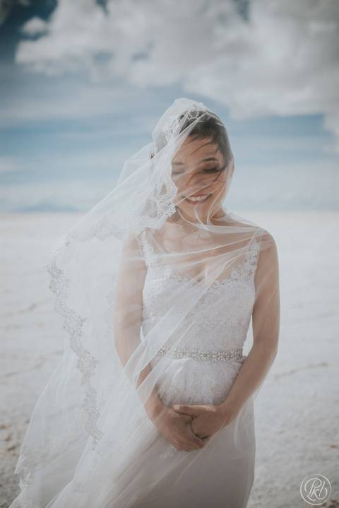 Uyuni Salt Flats Photoshoot, Bolivia Prewedding Salar de Uyuni '