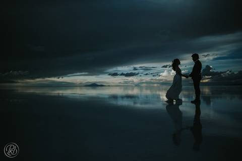 Uyuni Salt Flats Photoshoot, Bolivia Prewedding Salar de Uyuni '