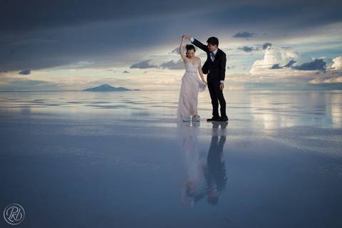 Uyuni Salt Flats Photoshoot, Bolivia Prewedding Salar de Uyuni '