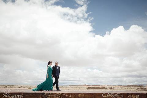 wedding photographer bolivia , Uyuni Salt Flats Photoshoot , Salar de uyuni bolivia Fotografia de bodas '