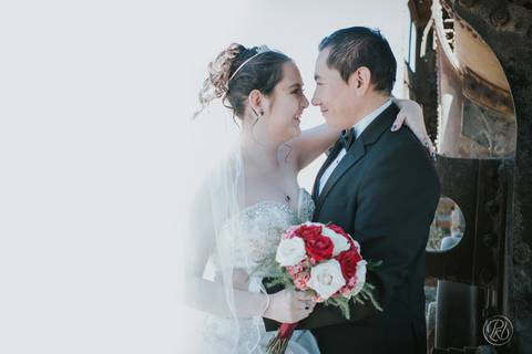 wedding photographer bolivia , Uyuni Salt Flats Photoshoot , Salar de uyuni bolivia Fotografia de bodas '