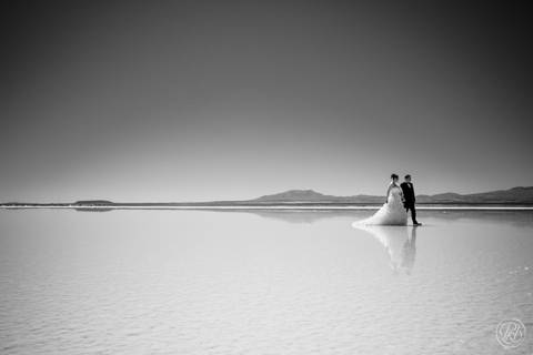 wedding photographer bolivia , Uyuni Salt Flats Photoshoot , Salar de uyuni bolivia Fotografia de bodas '