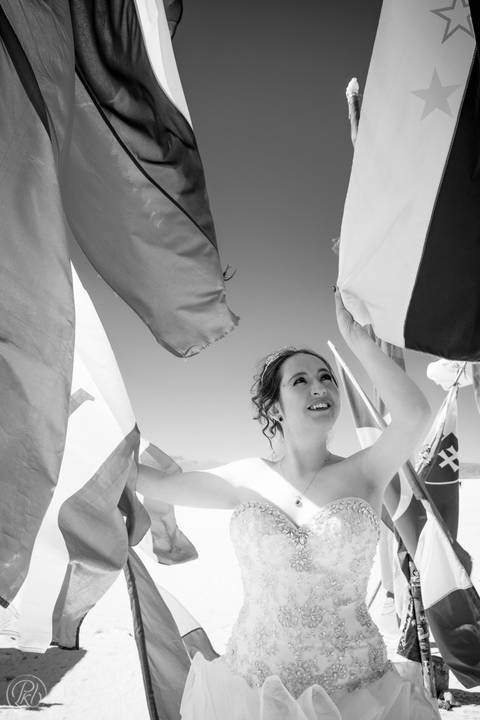 wedding photographer bolivia , Uyuni Salt Flats Photoshoot , Salar de uyuni bolivia Fotografia de bodas '