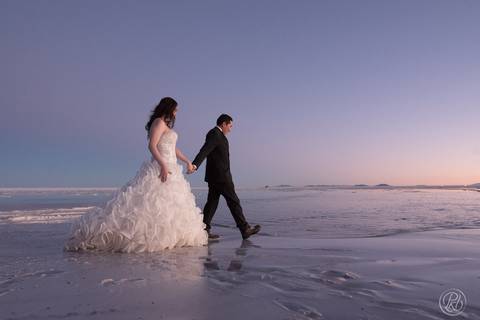 wedding photographer bolivia , Uyuni Salt Flats Photoshoot , Salar de uyuni bolivia Fotografia de bodas '