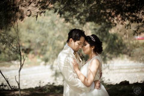 fotografia de bodas La Paz Bolivia sesion de novios naturaleza verde exteriores Pkl Fotografia'