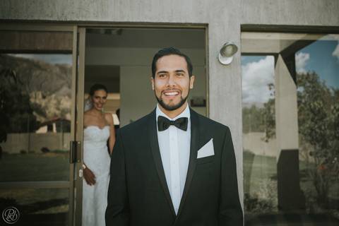 Boda en jardin, La  Paz, Bolivia, novios first look '