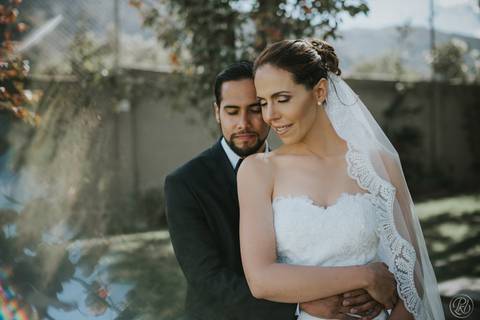 Boda en jardin, La  Paz, Bolivia, novios, vestido de novia, boda cristiana, rio abajo, valencia'