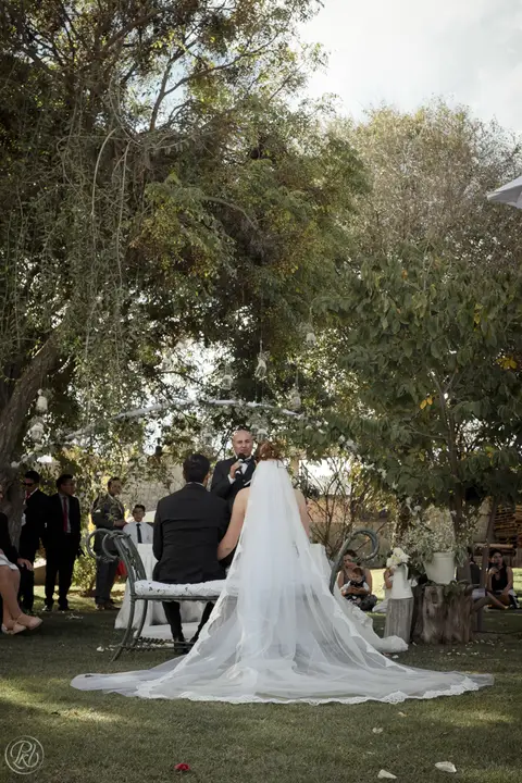 Boda en jardin, La  Paz, Bolivia, novios, ceremonia, boda cristiana, rio abajo, valencia'