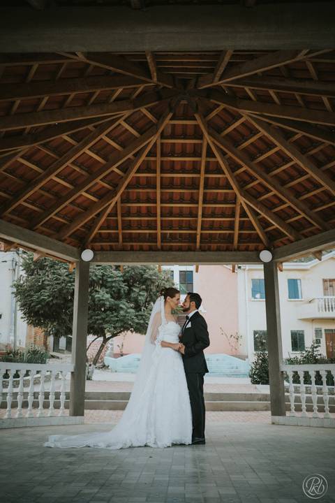 Boda en jardin, La  Paz, Bolivia, novios, vestido de novia, boda cristiana, rio abajo, valencia'