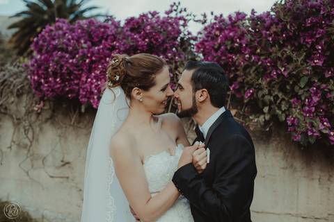 Boda en jardin, La  Paz, Bolivia, novios, vestido de novia, boda cristiana, rio abajo, valencia'