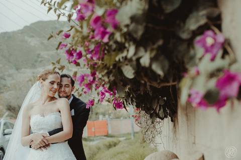 Boda en jardin, La  Paz, Bolivia, novios, vestido de novia, boda cristiana, rio abajo, valencia'