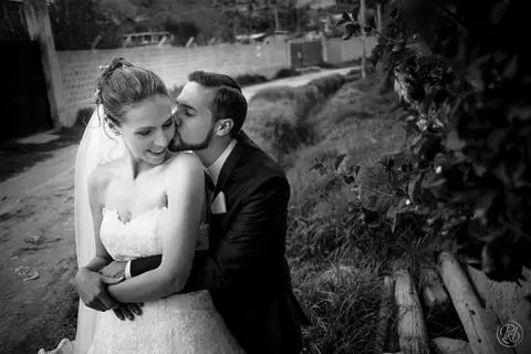 Boda en jardin, La  Paz, Bolivia, novios, vestido de novia, boda cristiana, rio abajo, valencia'