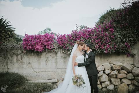 Boda en jardin, La  Paz, Bolivia, novios, vestido de novia, boda cristiana, rio abajo, valencia'