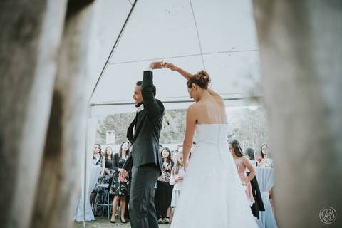 Boda en jardin, La  Paz, Bolivia, novios, vestido de novia, boda cristiana, rio abajo, valencia'