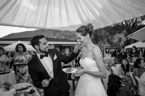 Boda en jardin, La  Paz, Bolivia, novios, vestido de novia, boda cristiana, rio abajo, valencia'