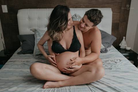 ensaio gestante lifestyle casal apaixonado mamae gestante e cachorro familia fotografa nayara andrade'