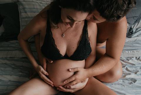 ensaio gestante lifestyle casal apaixonado mamae gestante e cachorro familia fotografa nayara andrade'