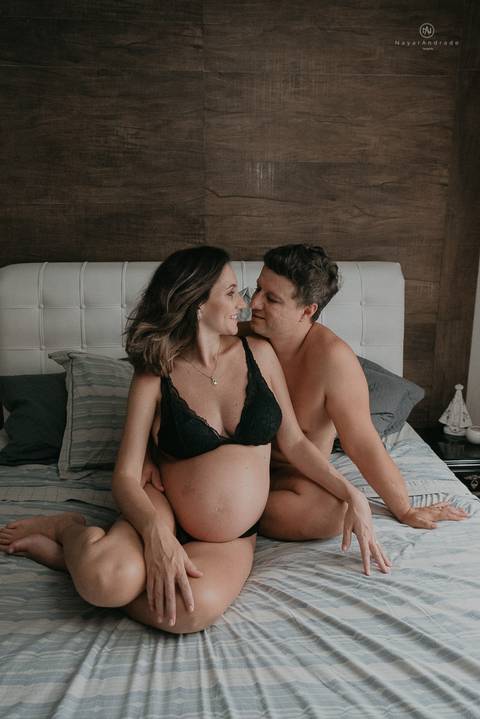 ensaio gestante lifestyle casal apaixonado mamae gestante e cachorro familia fotografa nayara andrade'