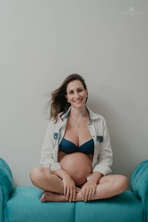 ensaio gestante lifestyle casal apaixonado mamae gestante e cachorro familia fotografa nayara andrade'