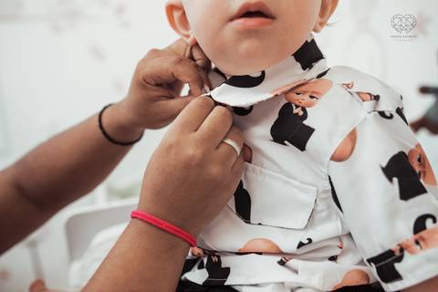 Festa em casa na sala de casa em periodo de pandemia decoraçao  de festa em casa familia reunida para aniversario infantil  fotos feitas pela fotografa premiada nayara andrade fotografia de santos'