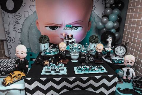 Festa em casa na sala de casa em periodo de pandemia decoraçao  de festa em casa familia reunida para aniversario infantil  fotos feitas pela fotografa premiada nayara andrade fotografia de santos'