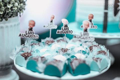 Festa em casa na sala de casa em periodo de pandemia decoraçao  de festa em casa familia reunida para aniversario infantil  fotos feitas pela fotografa premiada nayara andrade fotografia de santos'