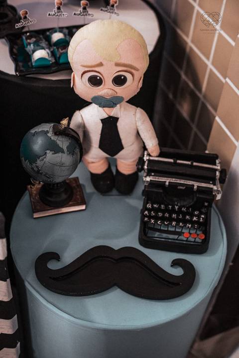 Festa em casa na sala de casa em periodo de pandemia decoraçao  de festa em casa familia reunida para aniversario infantil  fotos feitas pela fotografa premiada nayara andrade fotografia de santos'