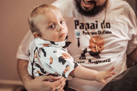 Festa em casa na sala de casa em periodo de pandemia decoraçao  de festa em casa familia reunida para aniversario infantil  fotos feitas pela fotografa premiada nayara andrade fotografia de santos'