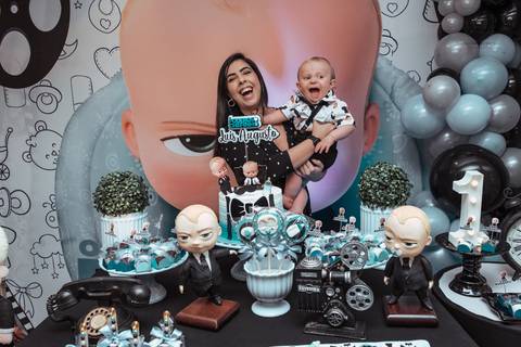 Festa em casa na sala de casa em periodo de pandemia decoraçao  de festa em casa familia reunida para aniversario infantil  fotos feitas pela fotografa premiada nayarFesta em casa na sala de casa em periodo de pandemia decoraa andrade fotografia de santos'