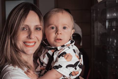 Festa em casa na sala de casa em periodo de pandemia decoraçao  de festa em casa familia reunida para aniversario infantil  fotos feitas pela fotografa premiada nayara andrade fotografia de santos'