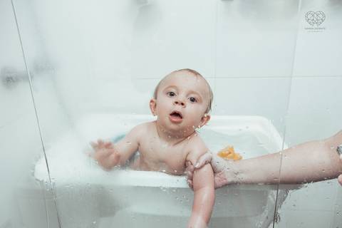 Festa em casa na sala de casa em periodo de pandemia decoraçao  de festa em casa familia reunida para aniversario infantil  fotos feitas pela fotografa premiada nayara andrade fotografia de santos'