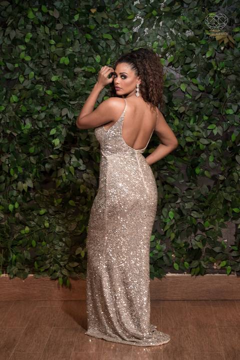 Fotos editoriais de moda para loja de trajes para festas sociais femininos fotos com modelos feitas pela fotografa premiada nayara andrade'