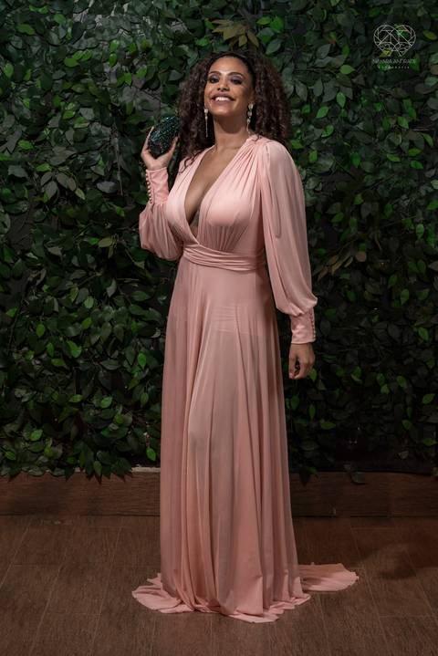 Fotos editoriais de moda para loja de trajes para festas sociais femininos fotos com modelos feitas pela fotografa premiada nayara andrade'