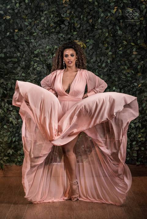 Fotos editoriais de moda para loja de trajes para festas sociais femininos fotos com modelos feitas pela fotografa premiada nayara andrade'