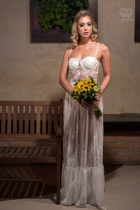 Fotos editoriais de moda para loja de trajes para festas sociais femininos fotos com modelos feitas pela fotografa premiada nayara andrade'