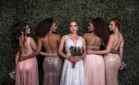 Fotos editoriais de moda para loja de trajes para festas sociais femininos fotos com modelos feitas pela fotografa premiada nayara andrade'