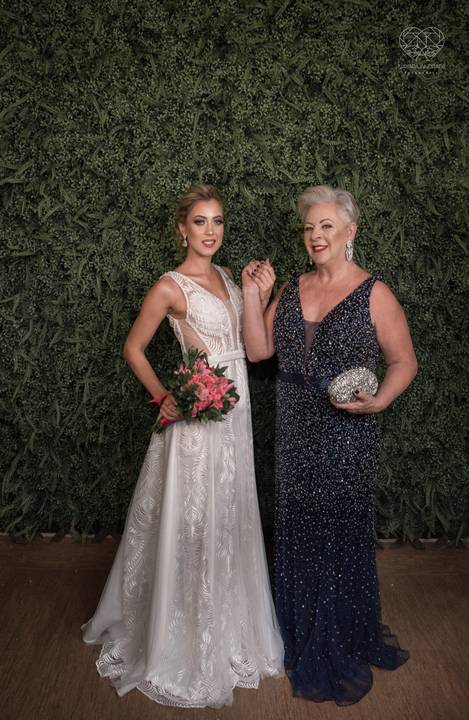 Fotos editoriais de moda para loja de trajes para festas sociais femininos fotos com modelos feitas pela fotografa premiada nayara andrade'