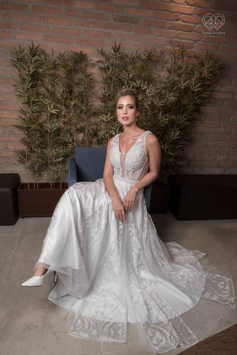 Fotos editoriais de moda para loja de trajes para festas sociais femininos fotos com modelos feitas pela fotografa premiada nayara andrade'