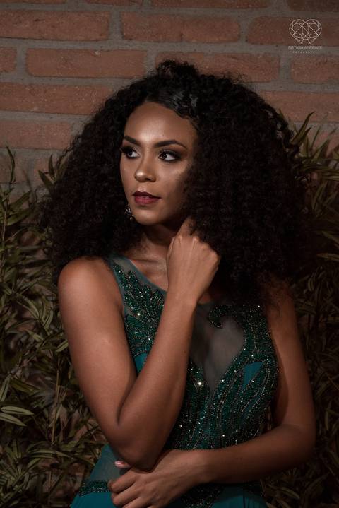 Fotos editoriais de moda para loja de trajes para festas sociais femininos fotos com modelos feitas pela fotografa premiada nayara andrade'