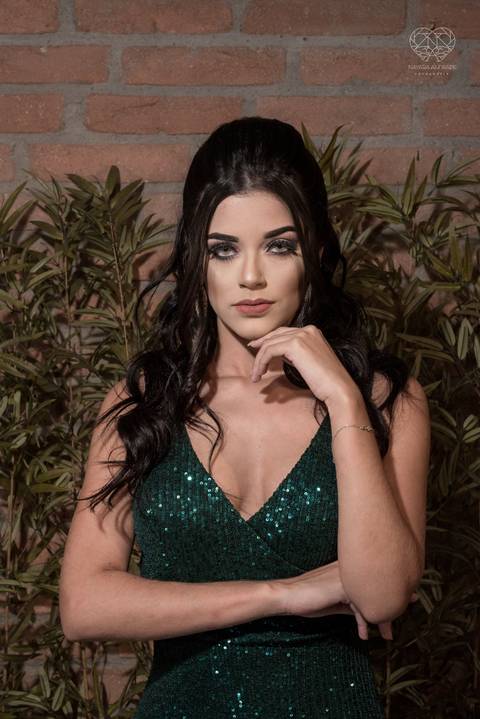 Fotos editoriais de moda para loja de trajes para festas sociais femininos fotos com modelos feitas pela fotografa premiada nayara andrade'