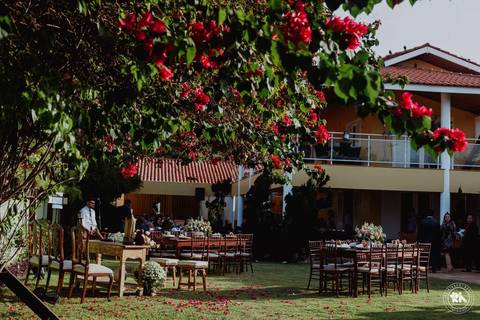 Casamento ao por-do-sol de Virgínia e Sena Jr na Praia do Olho D'água em São Luís'