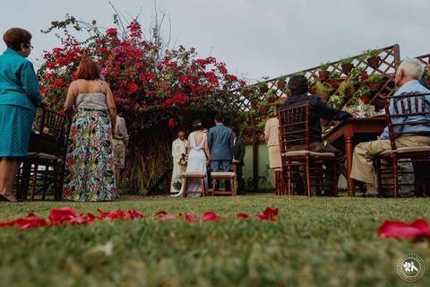 Casamento ao por-do-sol de Virgínia e Sena Jr na Praia do Olho D'água em São Luís'