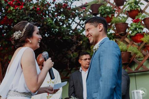 Casamento ao por-do-sol de Virgínia e Sena Jr na Praia do Olho D'água em São Luís'